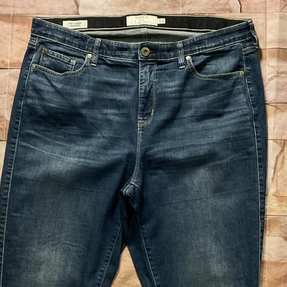 Torrid Womens Jeans size 18 Tall Long Dark Wash Skinny x31" Cotton Denim Stretch - Picture 3 of 11